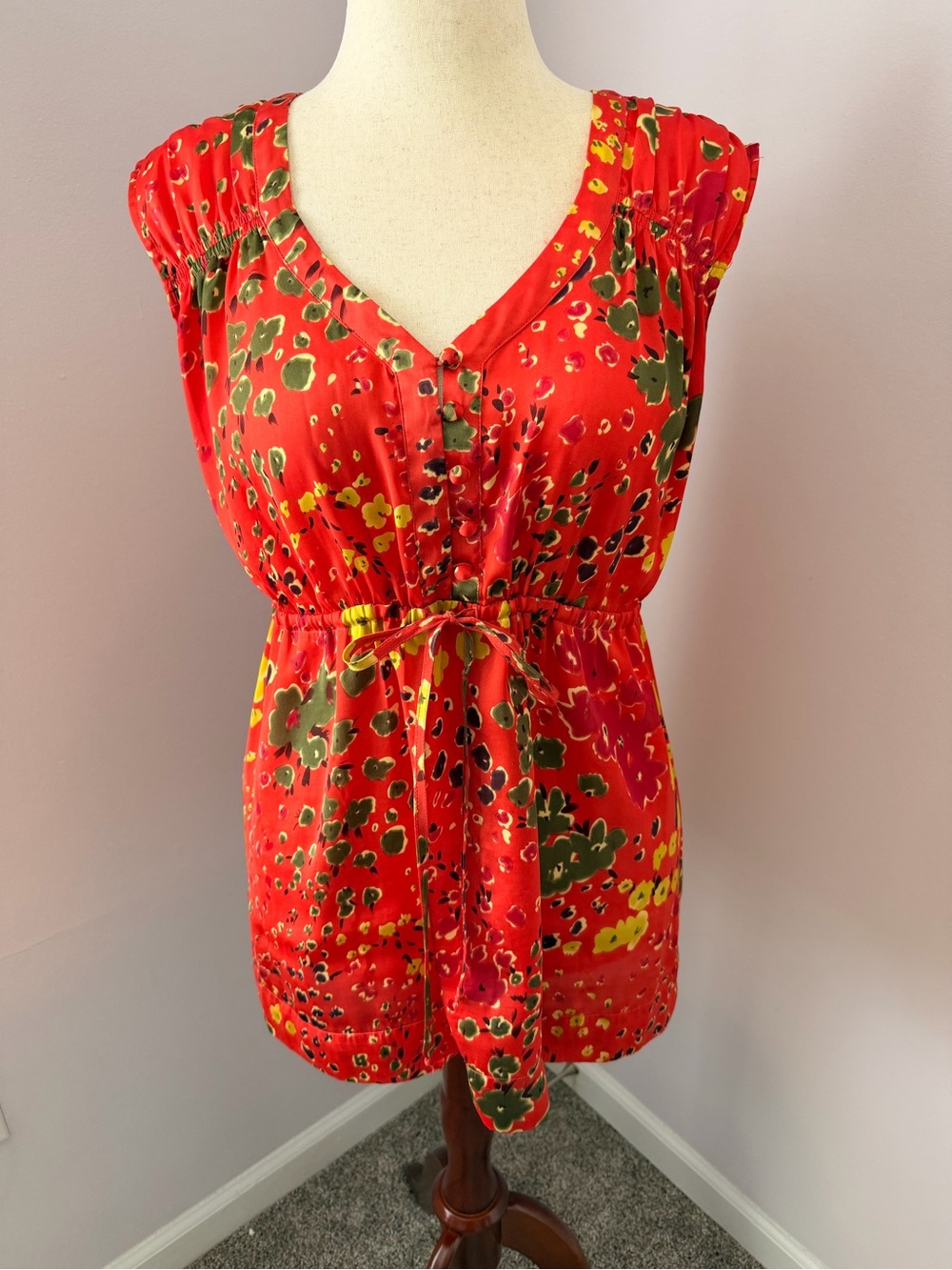 CAbi Red Floral Sleeveless Tunic Blouse Medium Style 963 Tie Waist Top